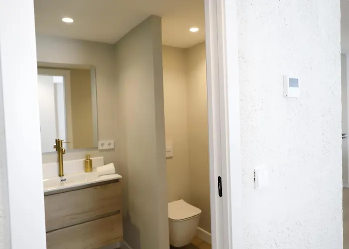 Medina Homes Deanes Apartmán *