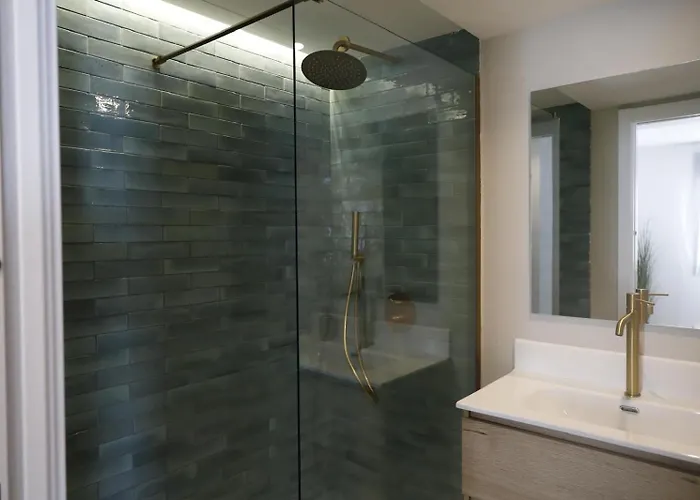 Medina Homes Deanes 아파트 *